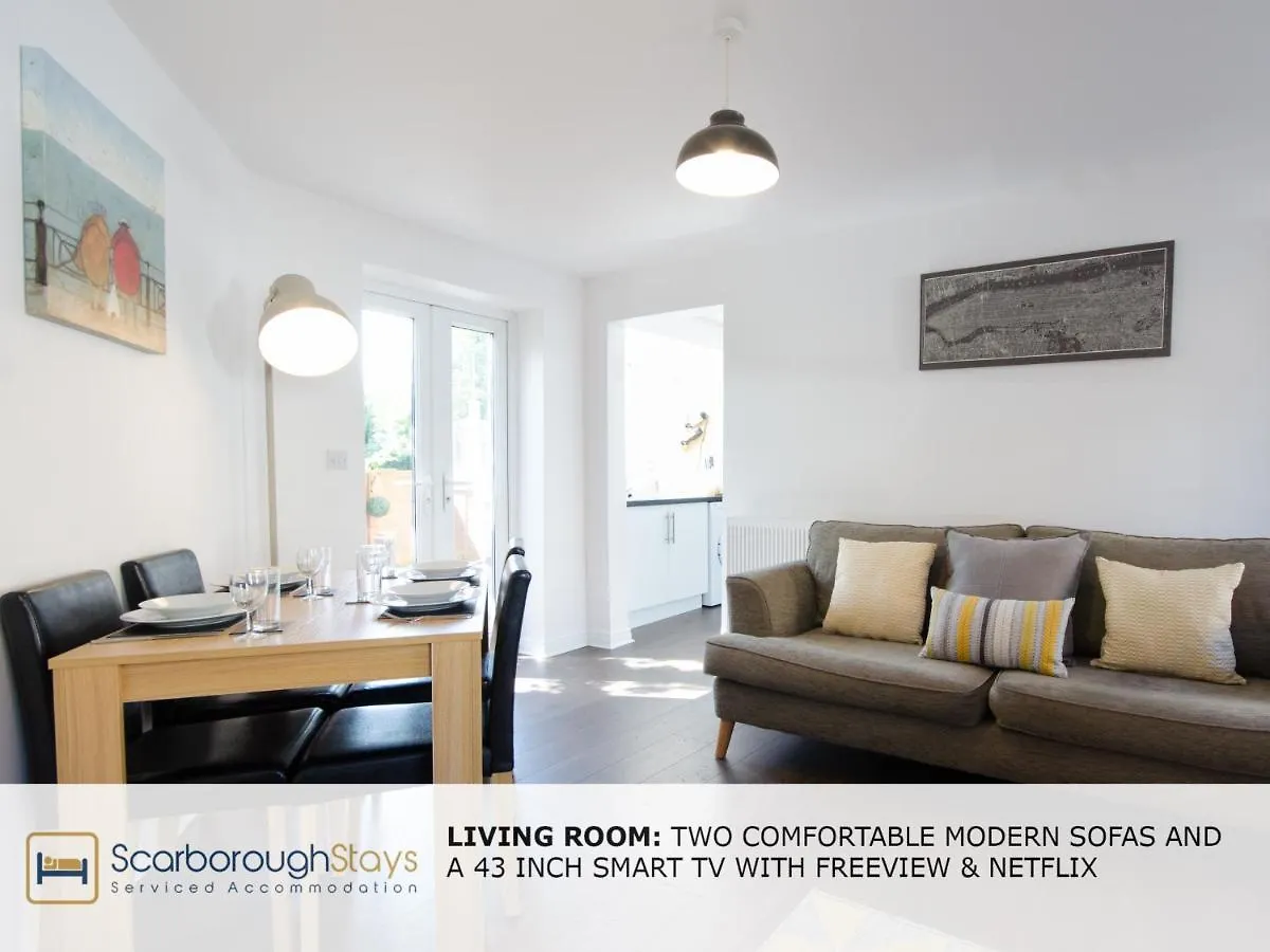 Candler Lodge - 3 Bedroom Townhouse With Parking - Patio Area & Seating Scarborough 0*,  Egyesült Királyság