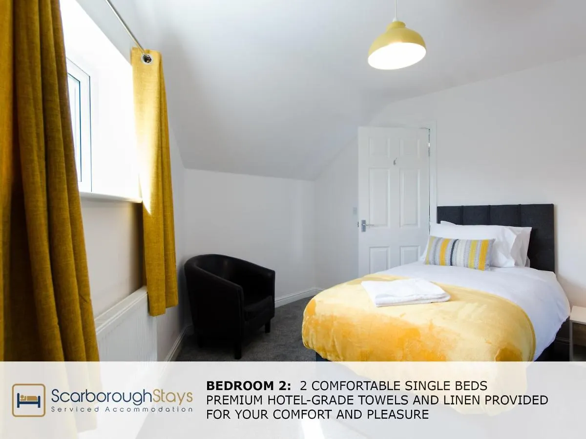 Candler Lodge - 3 Bedroom Townhouse With Parking - Patio Area & Seating Scarborough